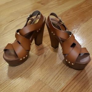 Brown platform faux leather strappy heels